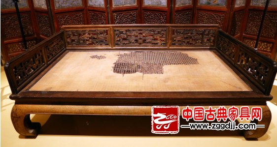 紫檀鼓腿彭牙罗汉床 紫檀鼓腿彭牙罗汉床