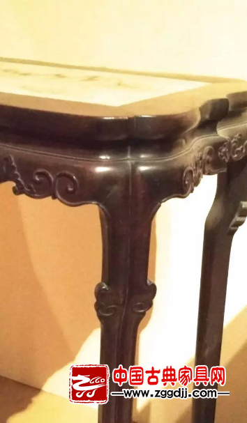 紫檀带托泥嵌云石面海棠式花几 紫檀带托泥嵌云石面海棠式花几